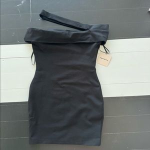 black bodyconn dress